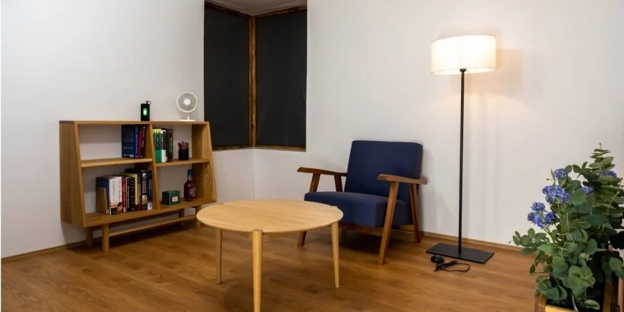 Нова кімната в Японії заряджає техніку «через повітря»